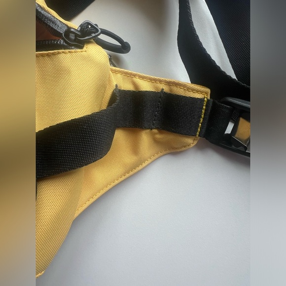 NWOT Adidas Fanny pack yellow waterproof - Picture 11 of 12